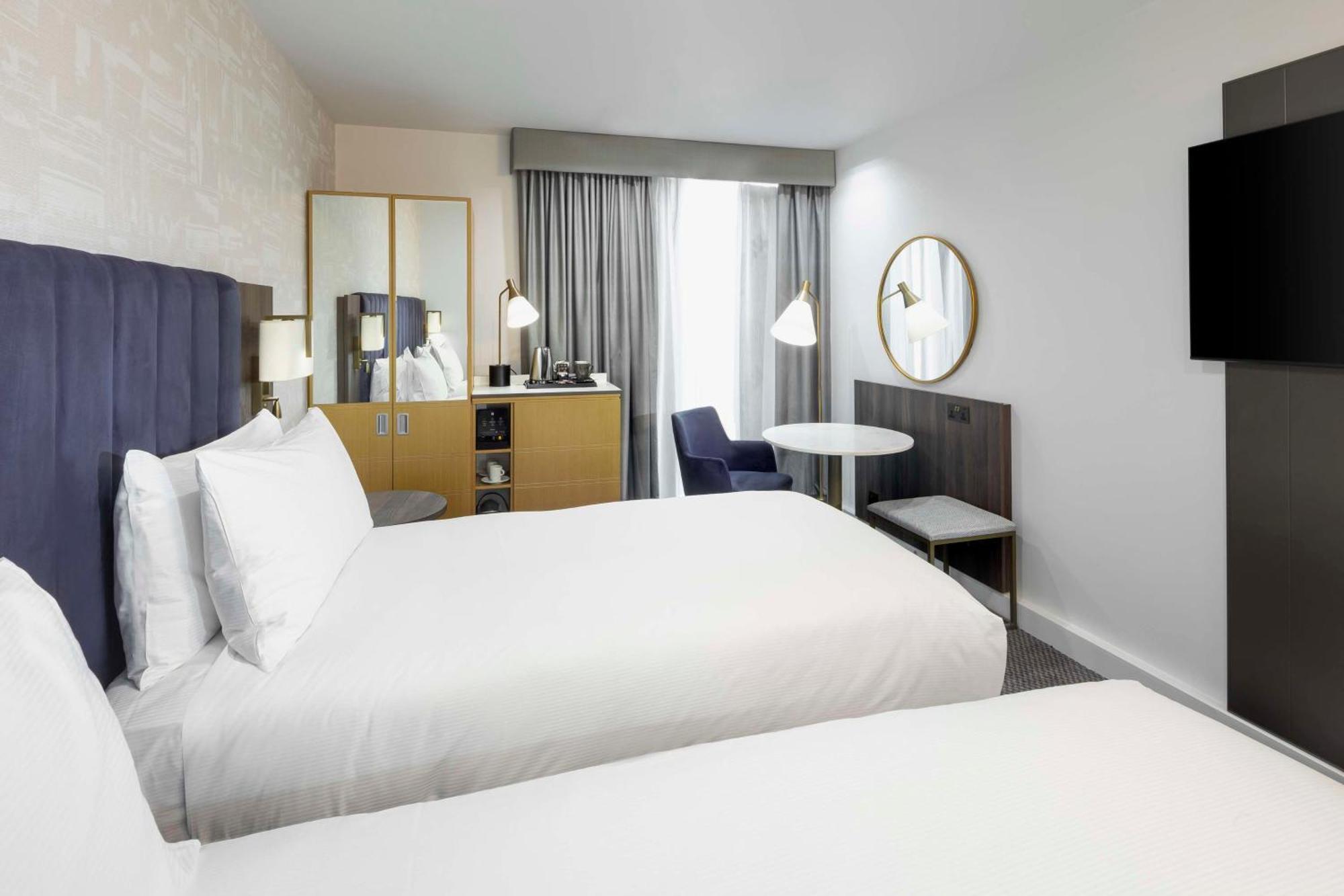 Doubletree By Hilton Manchester Piccadilly Exterior foto