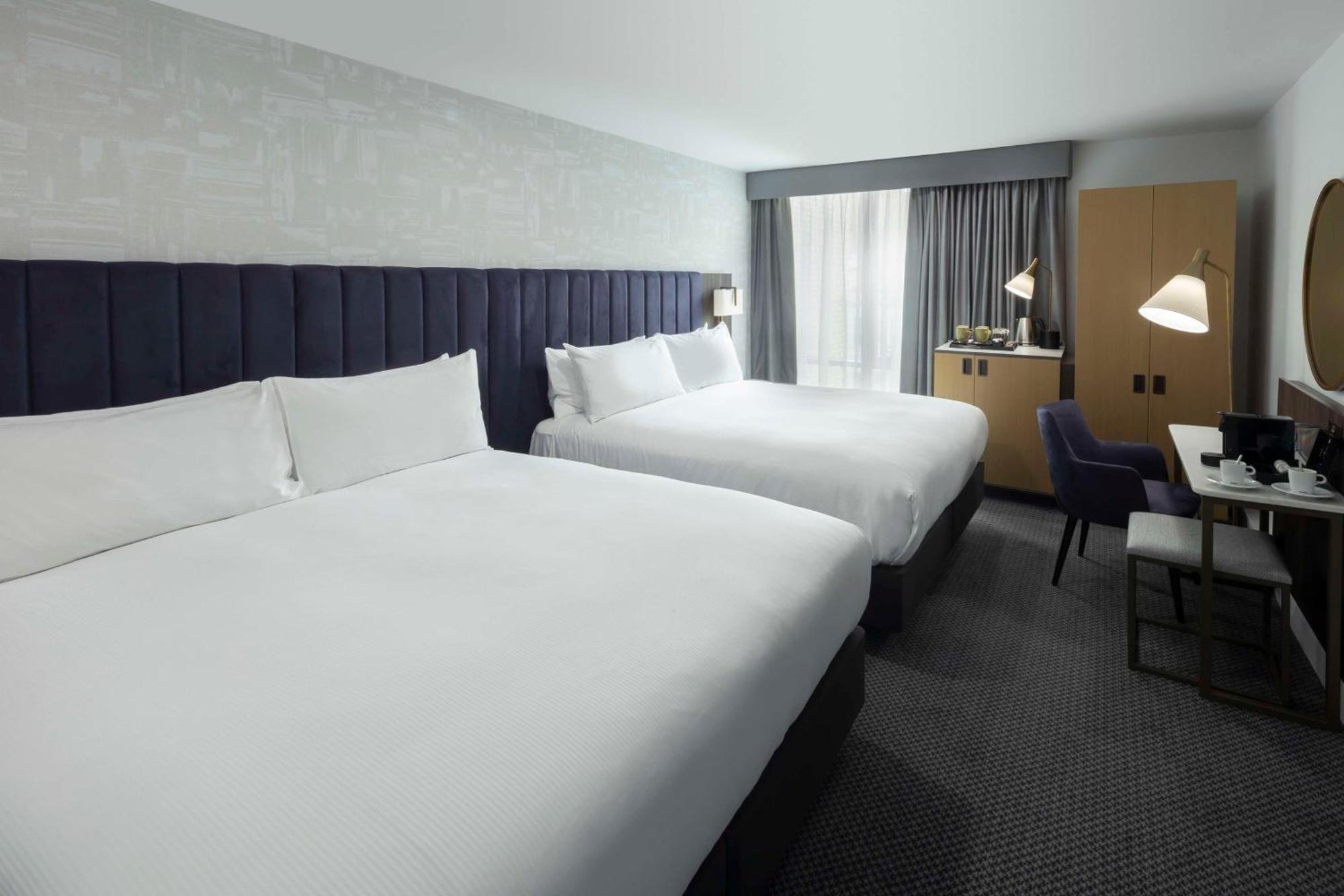 Doubletree By Hilton Manchester Piccadilly Exterior foto